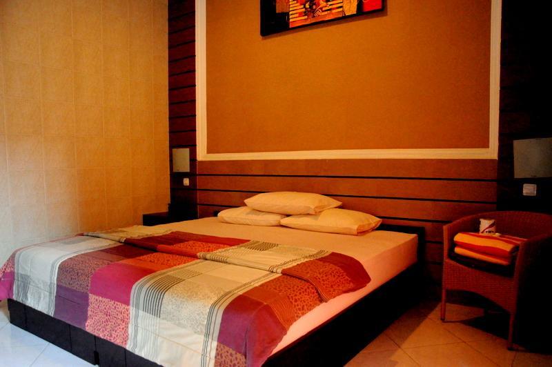 Denays House Hotel Jimbaran Kamer foto